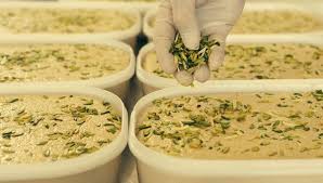 تصویر 3 از خرید و قیمت حلوا ارده سنتی اردکان + فروش صادراتی